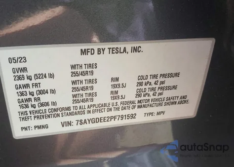 2023 Tesla Model Y Awd/Long Range Dual Motor All-Wheel Drive z USA, uszkodzony, nr VIN 7SAYGDEE2PF791592